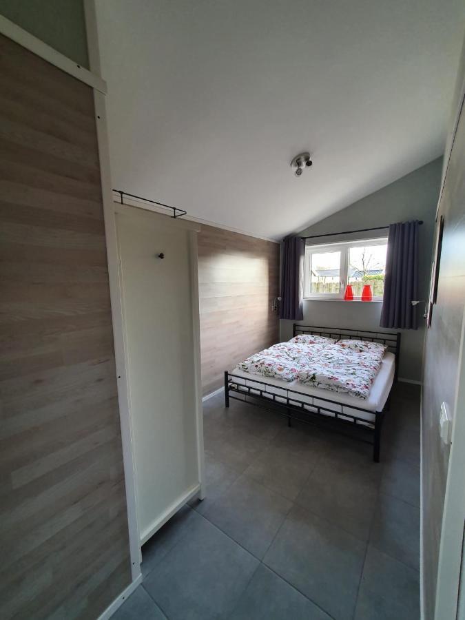 Luxe Vakantiebungalow Met Omheinde Tuin Voor Hond En Kinderen Dirkshorn Exterior foto